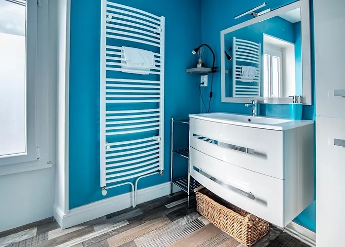 Le Vincennes, Simple Et Atypique ! * 숄레